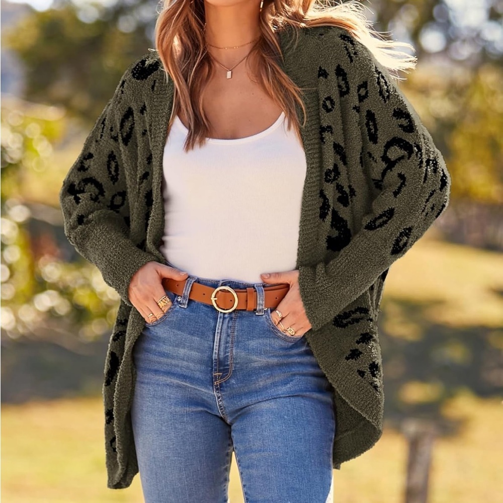 Sadie & Sage Green Black Leopard Animal Print Cardigan Medium